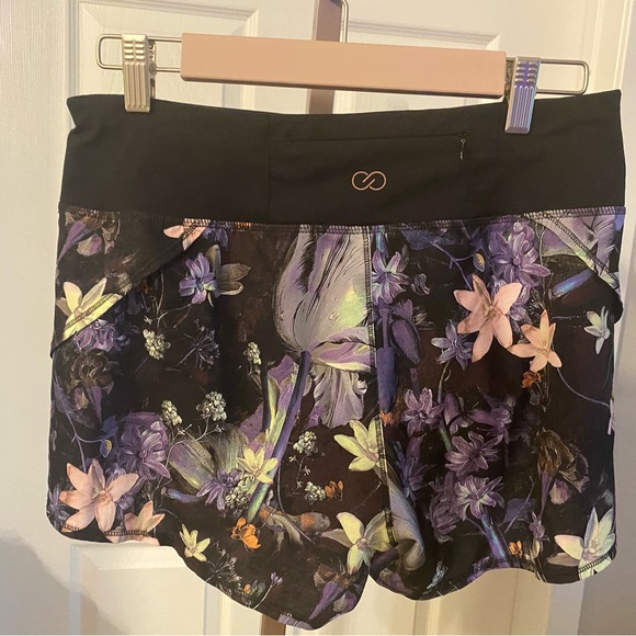 Excellent Condition Calia by Carrie Underwood Petal Hem floral Athletic Shorts S - Picture 4 of 9